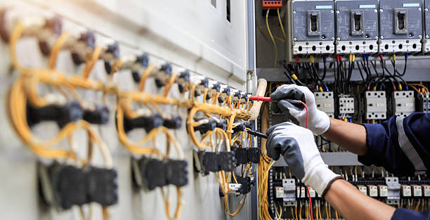 Professional Electrician technician working in Oaklyn, NJ